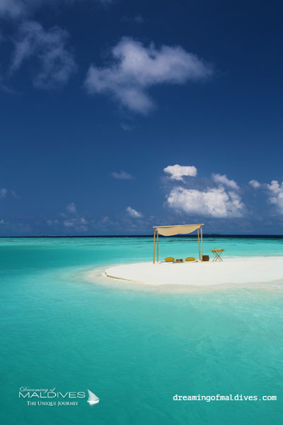 Gili Lankanfushi Maldives. Chic Picnic on a Desert Island