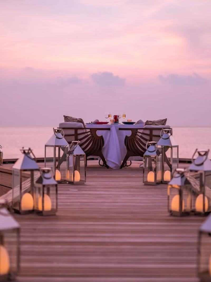 Jumeirah Maldives Olhahali romantic dining candlelit