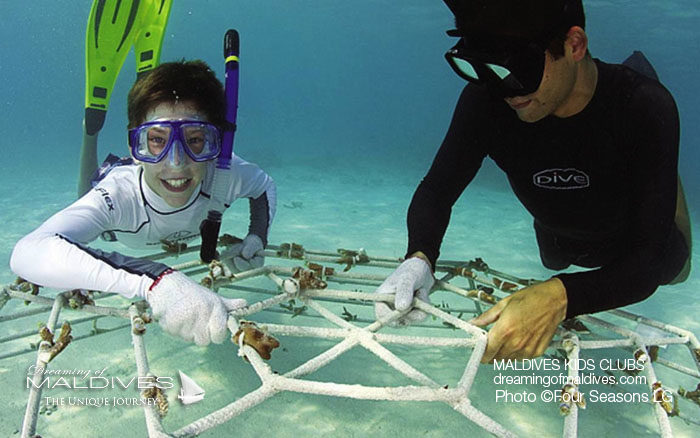 Maldives Family Hotel Four Seasons Landaa Giraavaru Kids Activities