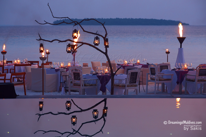 anantara kihavah beach dining