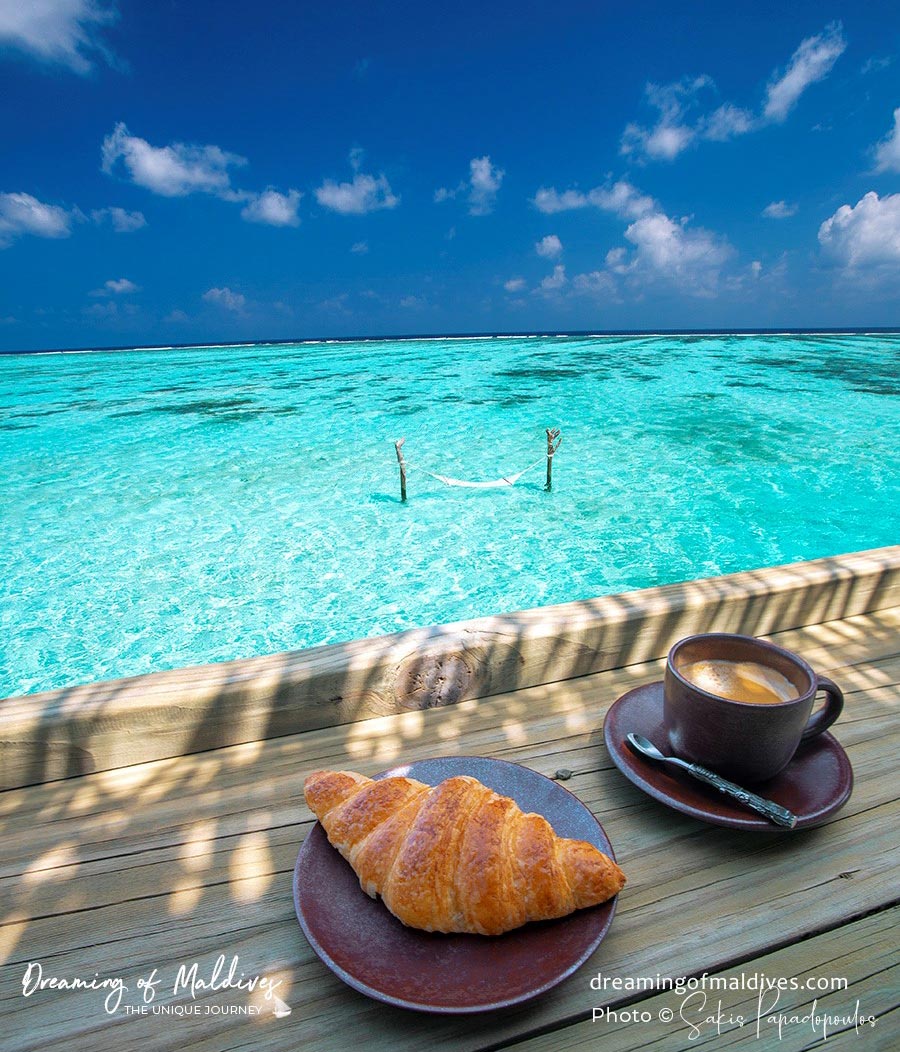 overwater villa lagoon view maldives gili lankanfushi