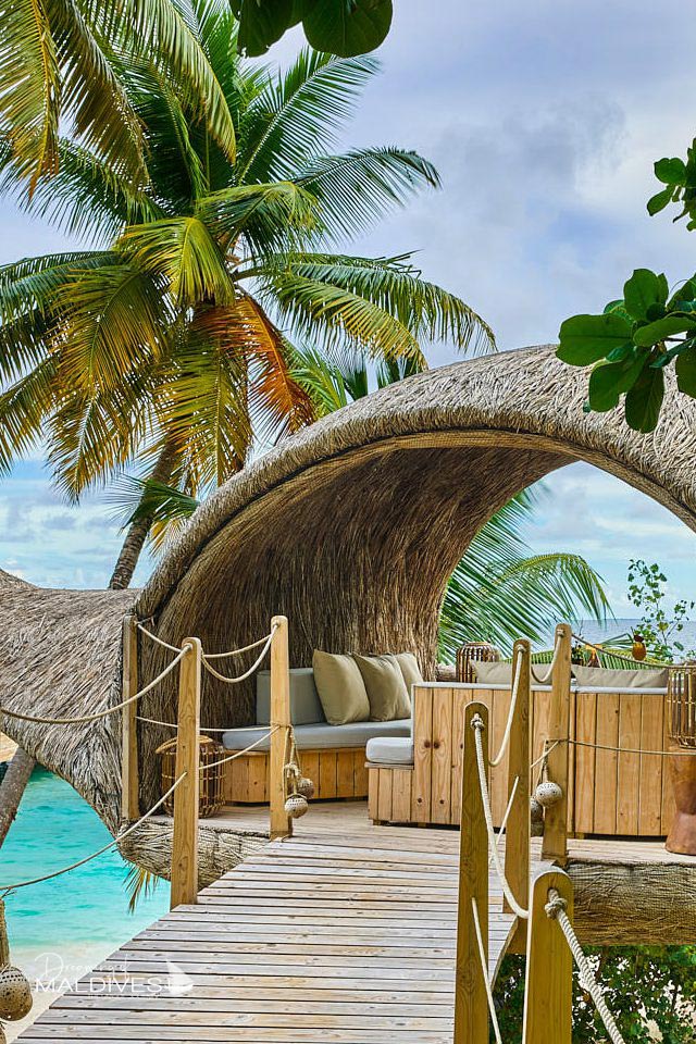 Manta Ray Treehouse, Joali Iconic Art piece