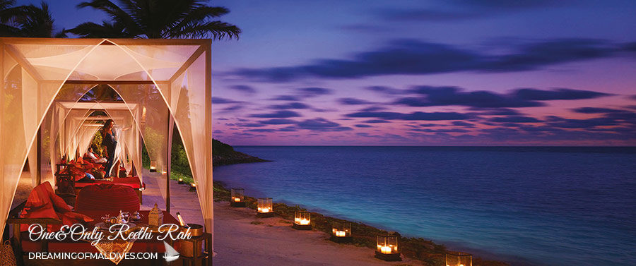 Fanditha Bar Lounge at One&Only Reethi Rah Maldives