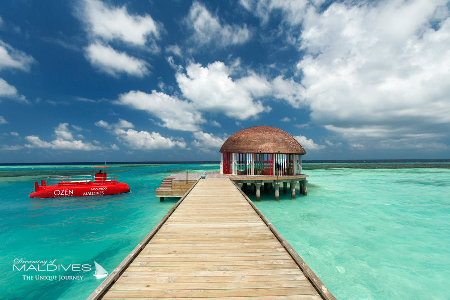 Ozen at Maadhoo Maldives. Semi Submarine