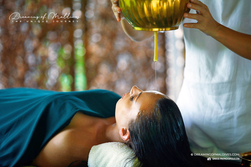 Six Senses Laamu spa Ayurvedic Shirodhara